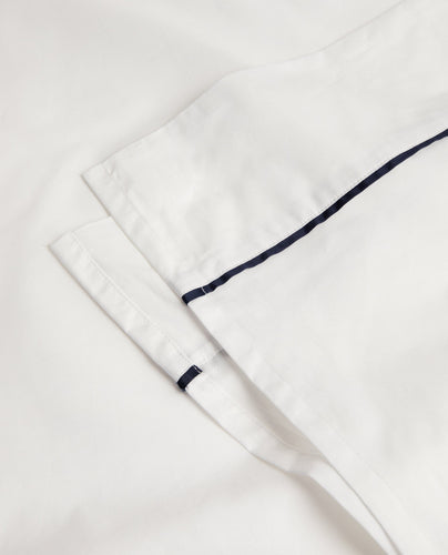 colour_White Navy Piping